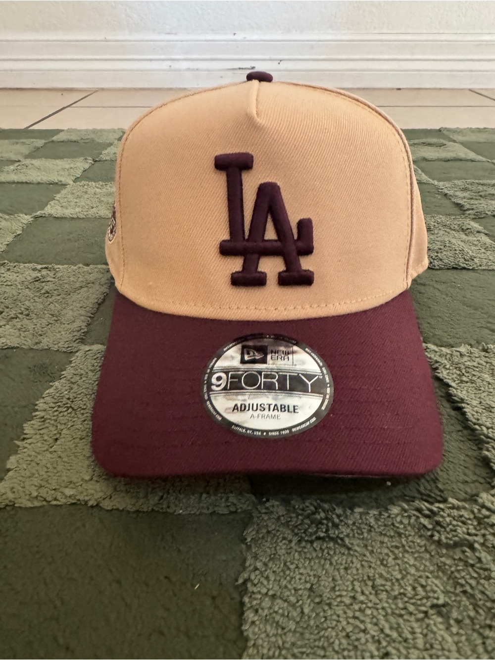 New Era Two-Tone LA 9FORTY Adjustable Cap - Beige & Burgundy